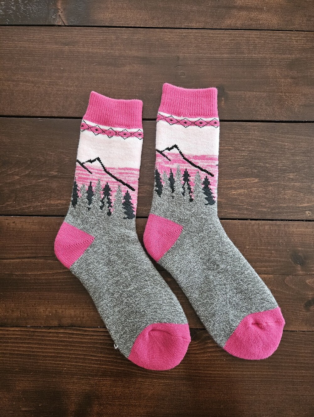 NWOT Columbia Pink & Grey Mountain Trees Warm Socks Women's Size 6-10 One Pair